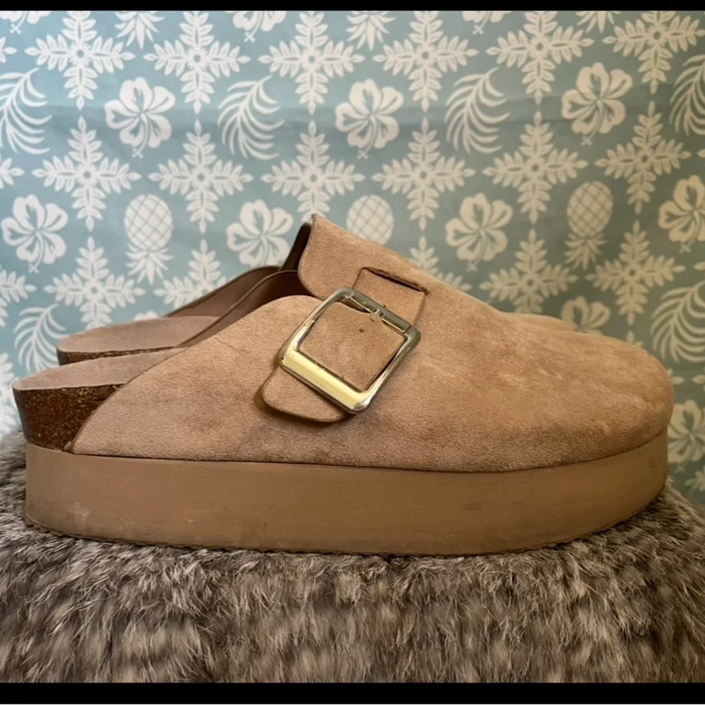 Madden NYC Tan MicroSuede Women's Platform Clogs  Size 11